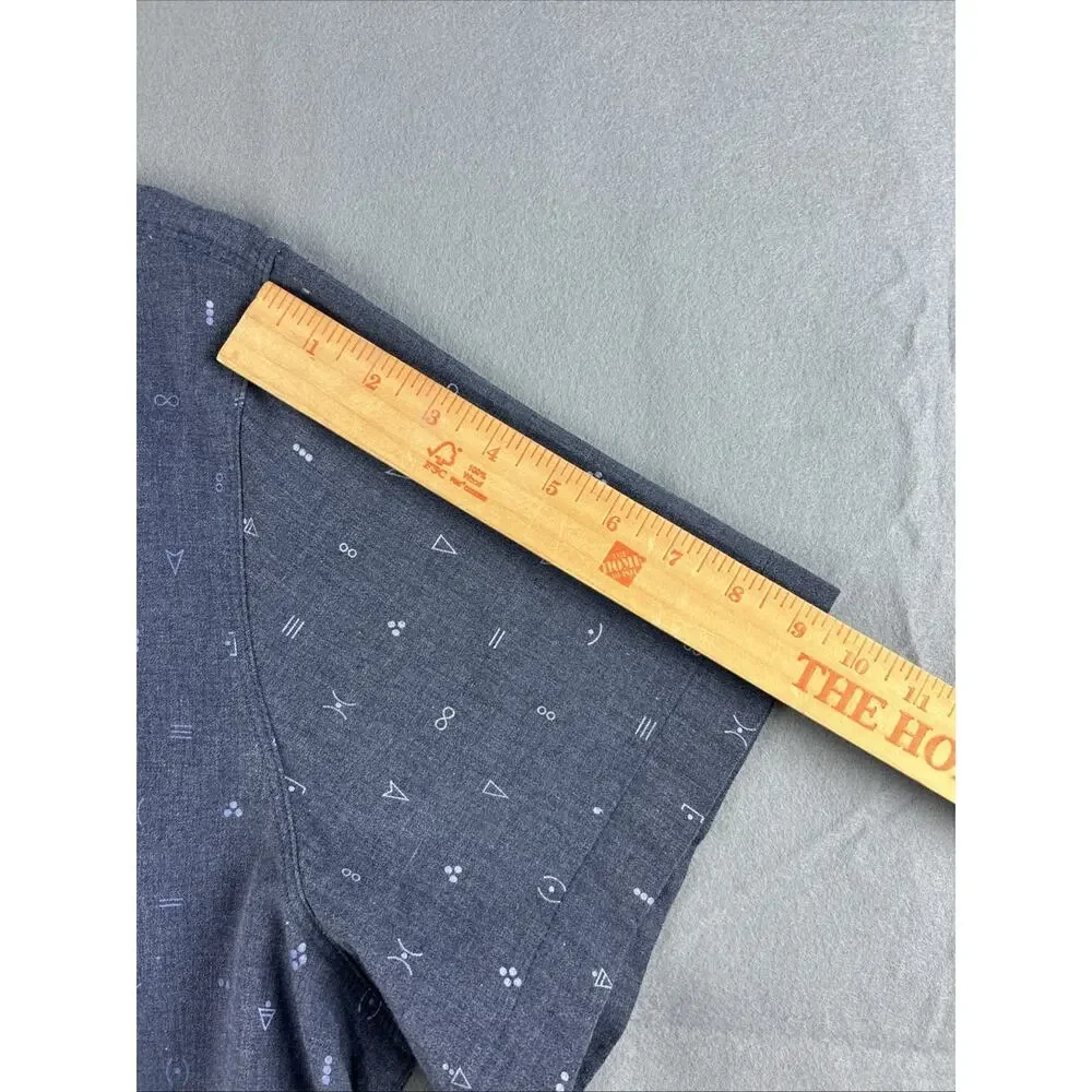 The North Face Men’s Short Sleeve Size 2XL Dark Gray Button Up Shirt Design
